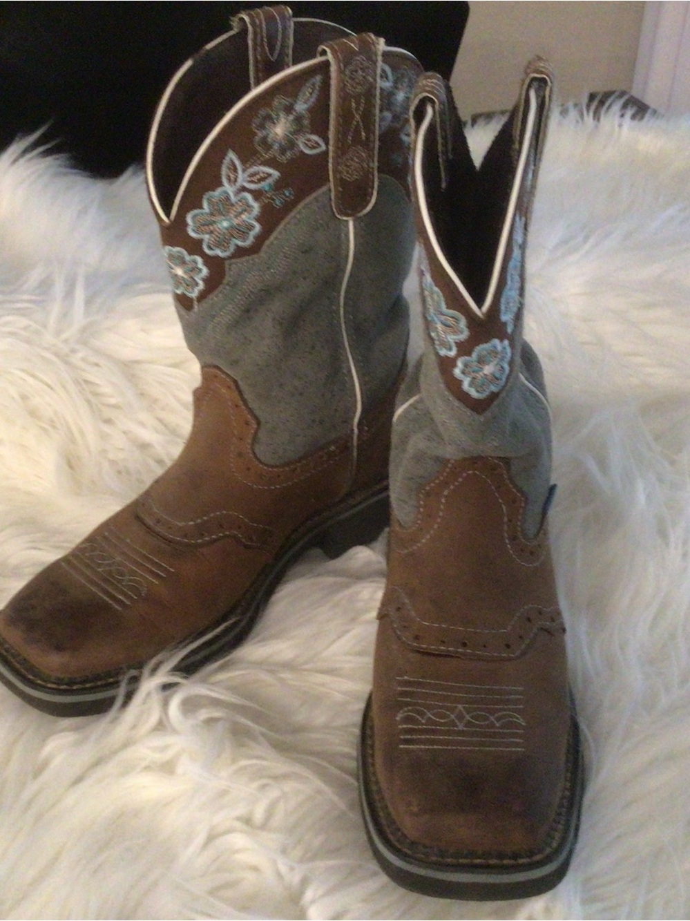 *JUSTIN GYPSY BOOTS* 6.5 B Brown and Light Blue Floral Western Ankle Boots